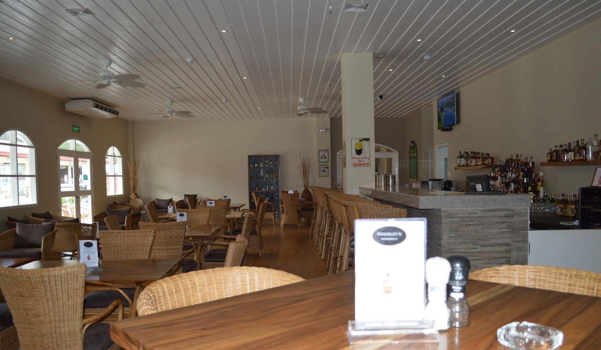 Kingsley'S Hotel And Gastro Pub Mabalacat Exterior foto